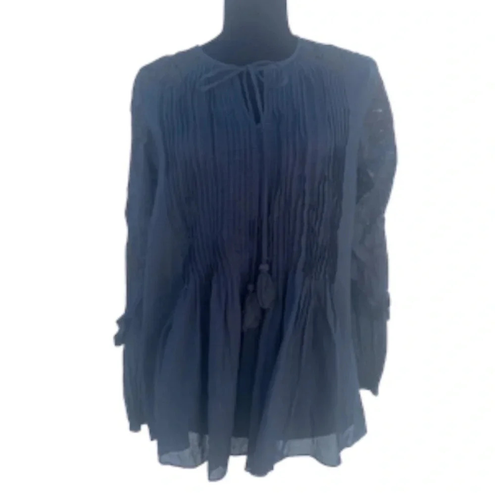 Elie Tahari Black Pleated Top Blouse Women’s Size XS Embroidered Sleeves Flowy